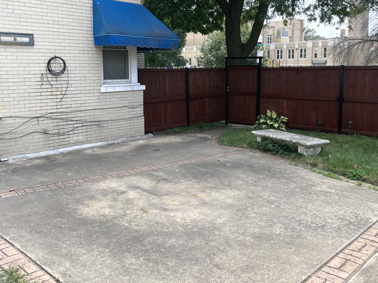 8258 S Rhodes Avenue