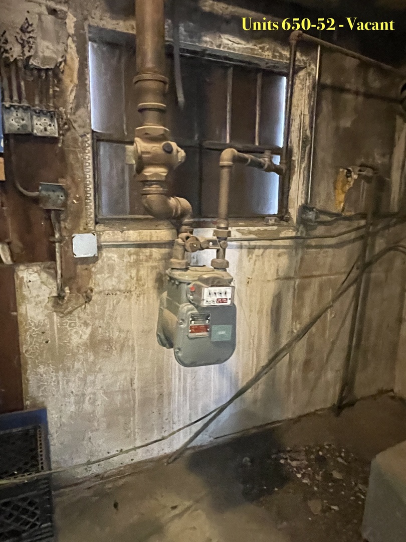650 E 75th Street Unit: 650-52