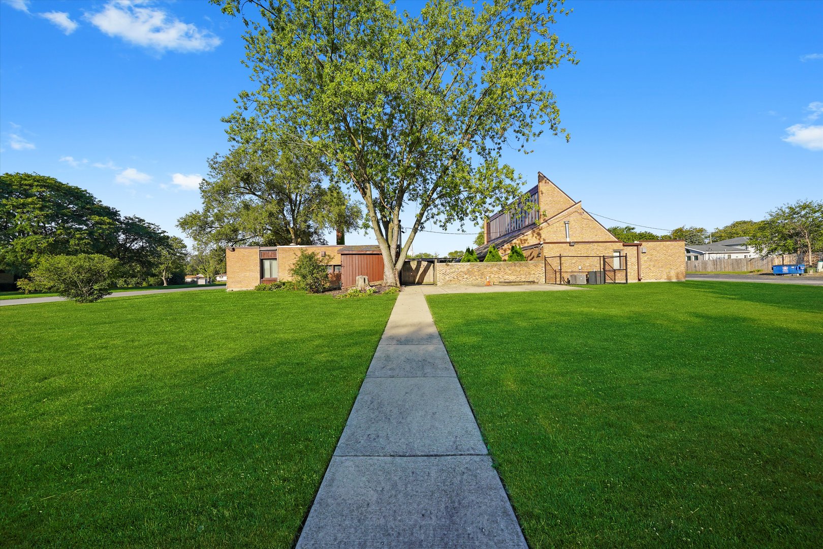 925 Macarthur Drive
