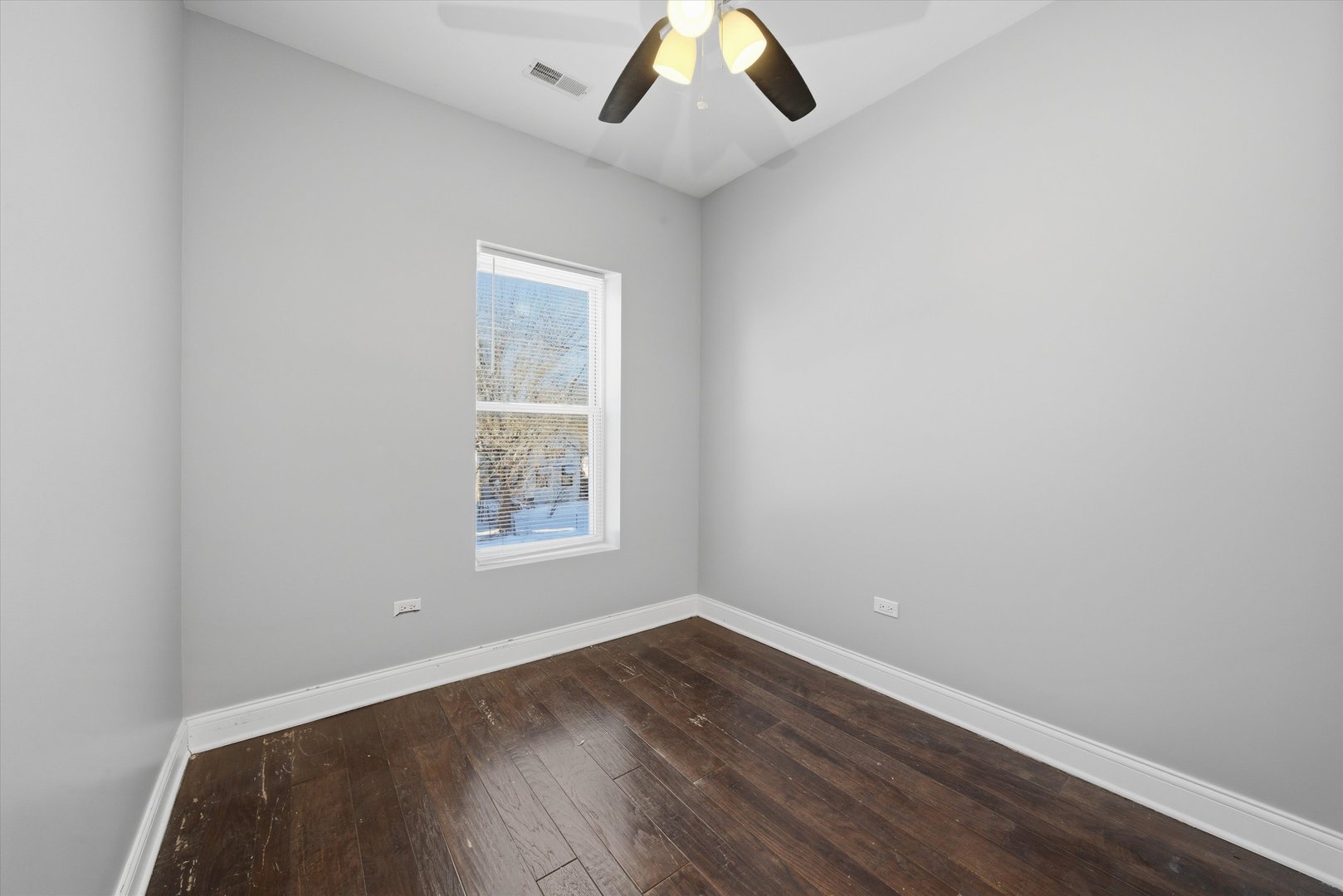 7415 S Langley Avenue