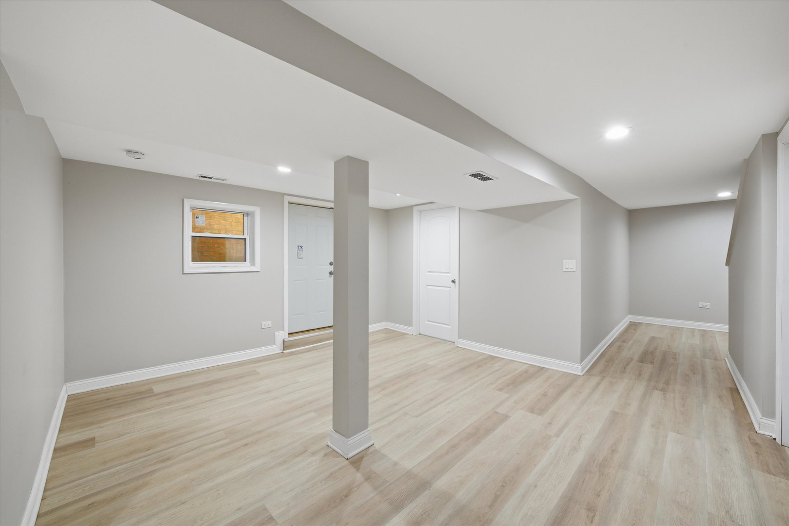 7415 S Langley Avenue