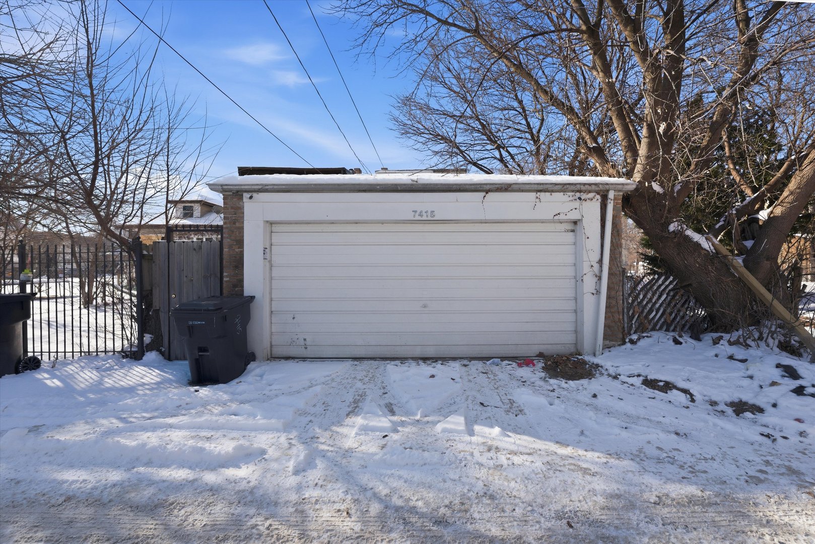 7415 S Langley Avenue