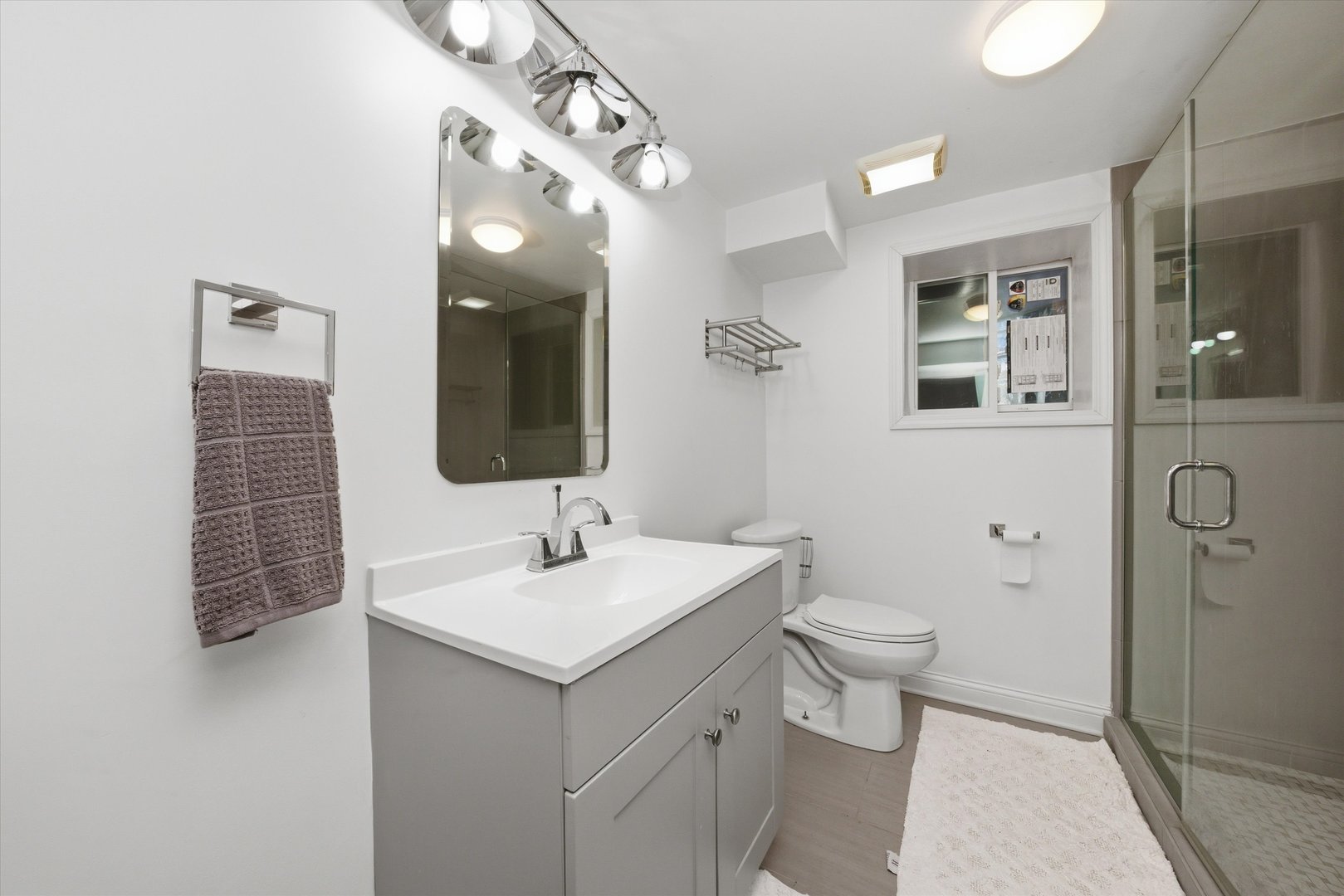 7415 S Langley Avenue