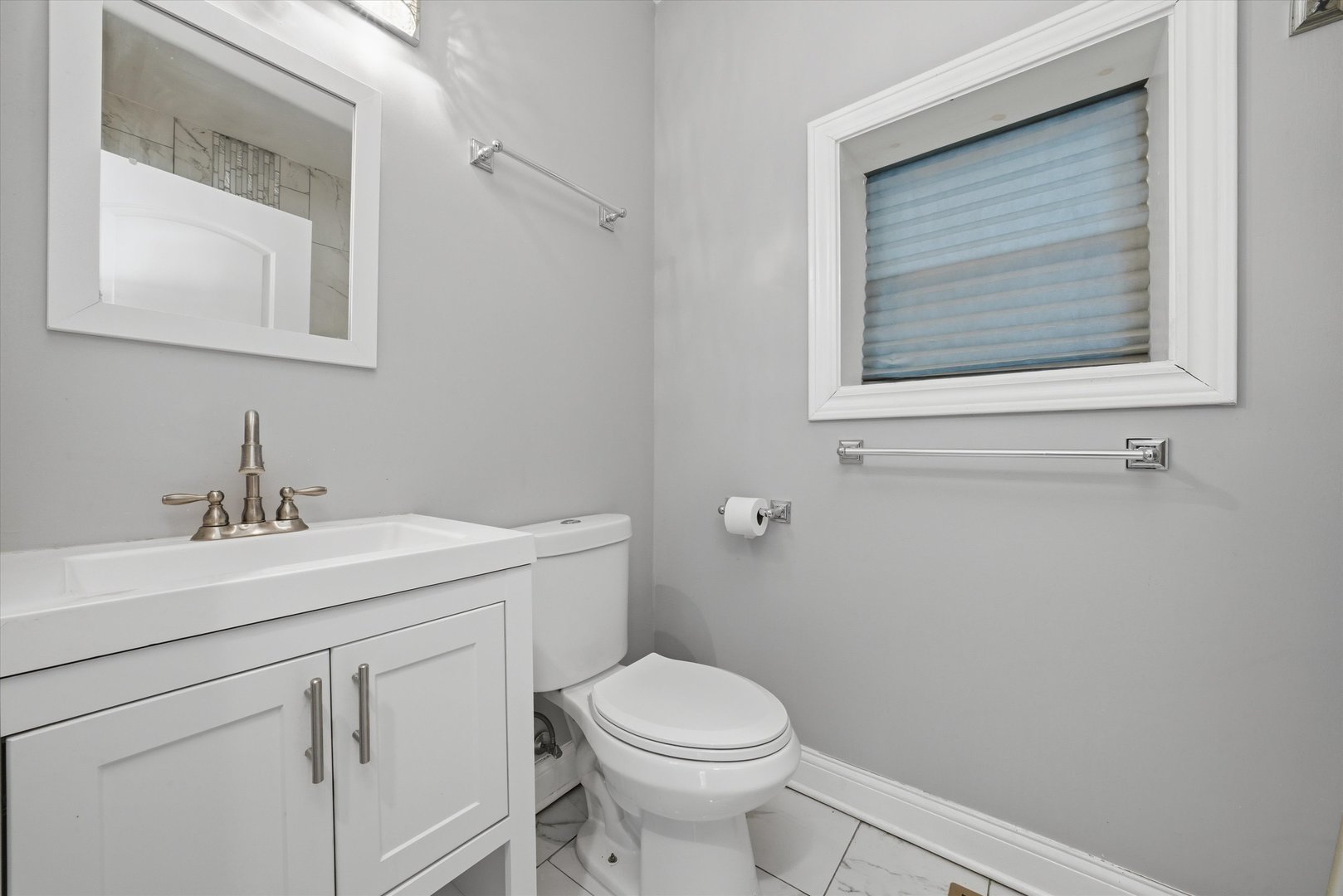 7415 S Langley Avenue