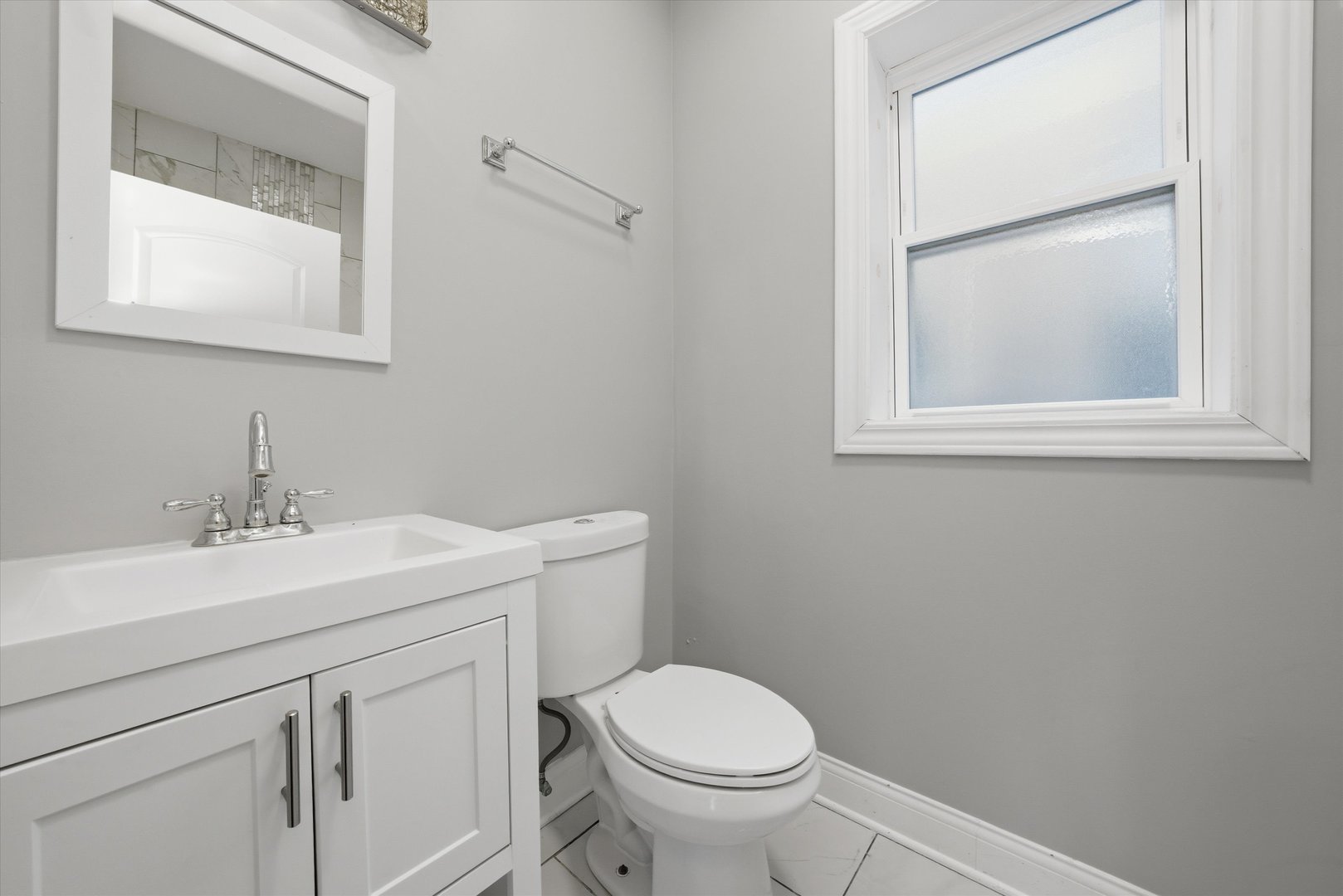 7415 S Langley Avenue