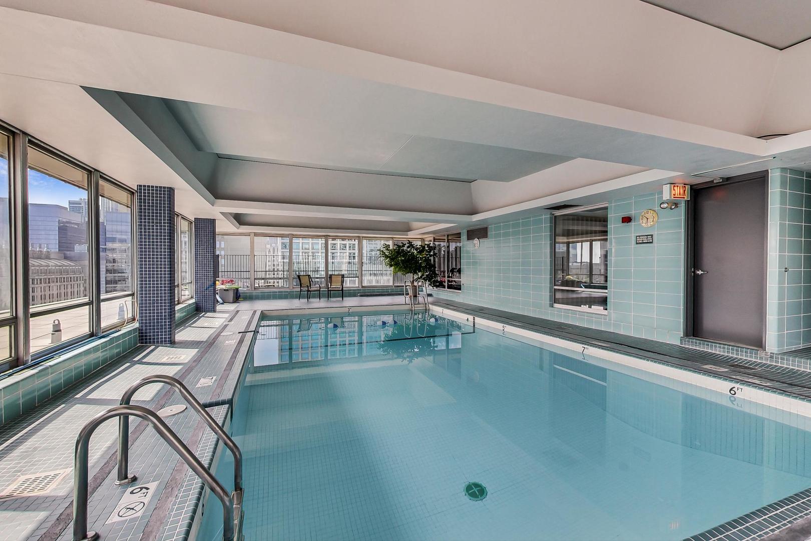 201 E Chestnut Street Unit: 19F