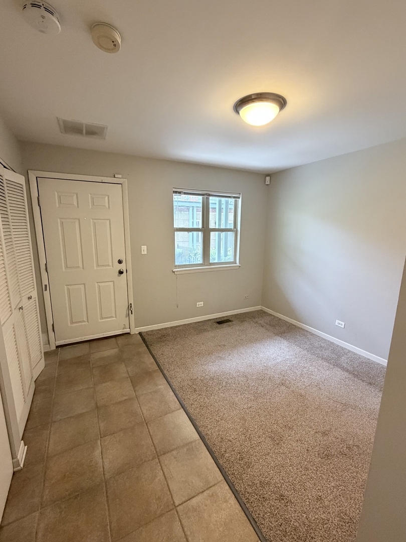 4530 S Woodlawn Avenue Unit: 1004