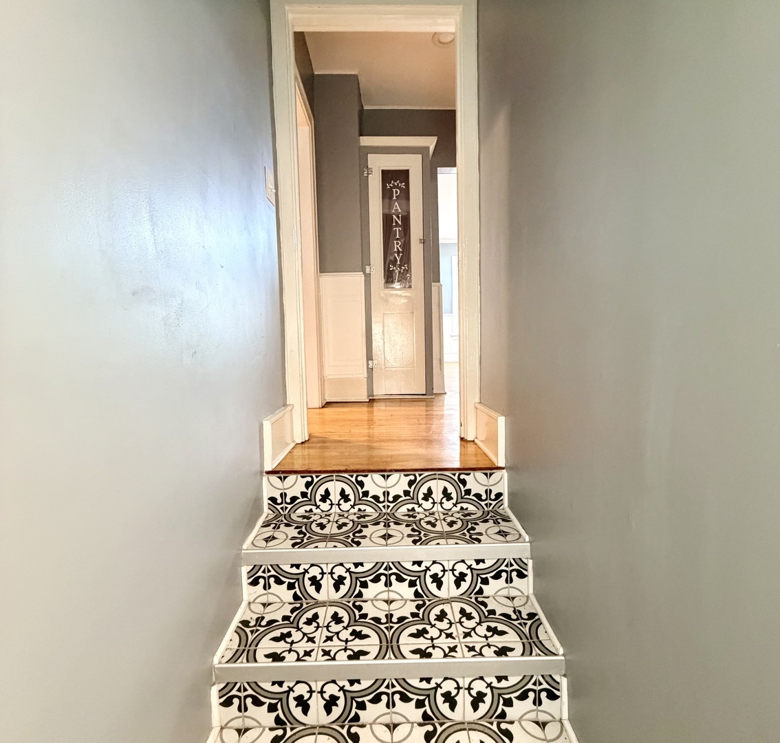 264 E 161st Place