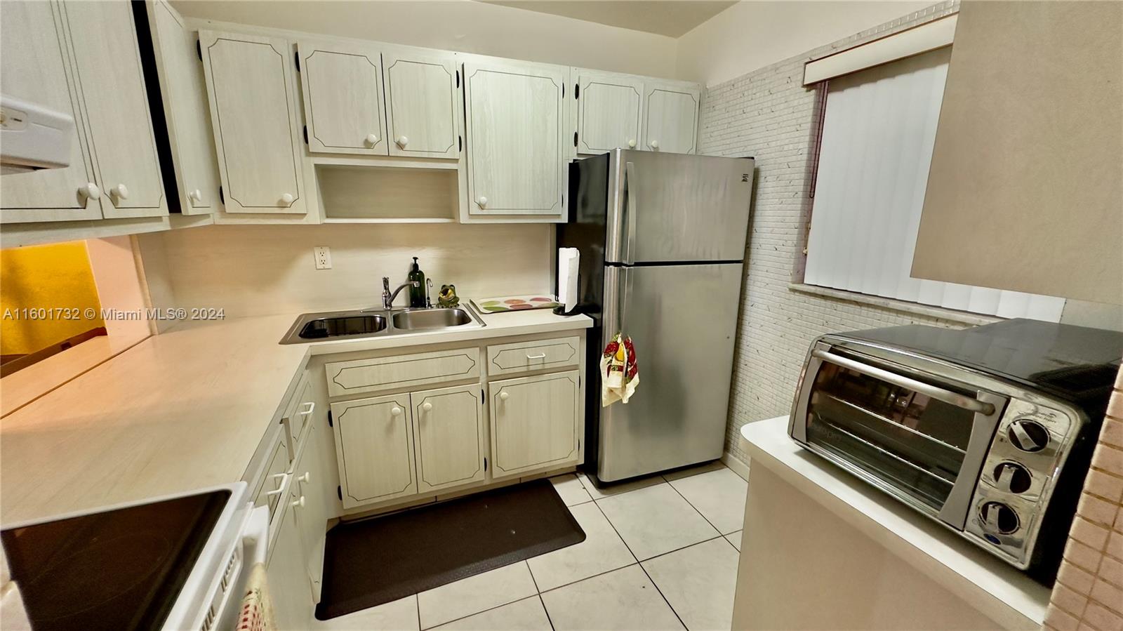 140 Royal Palm Rd # 312