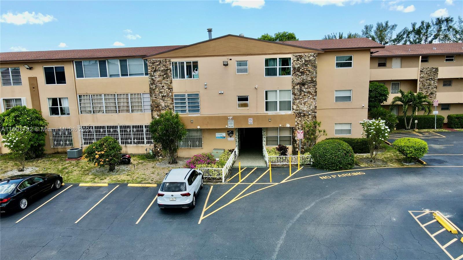 140 Royal Palm Rd # 312