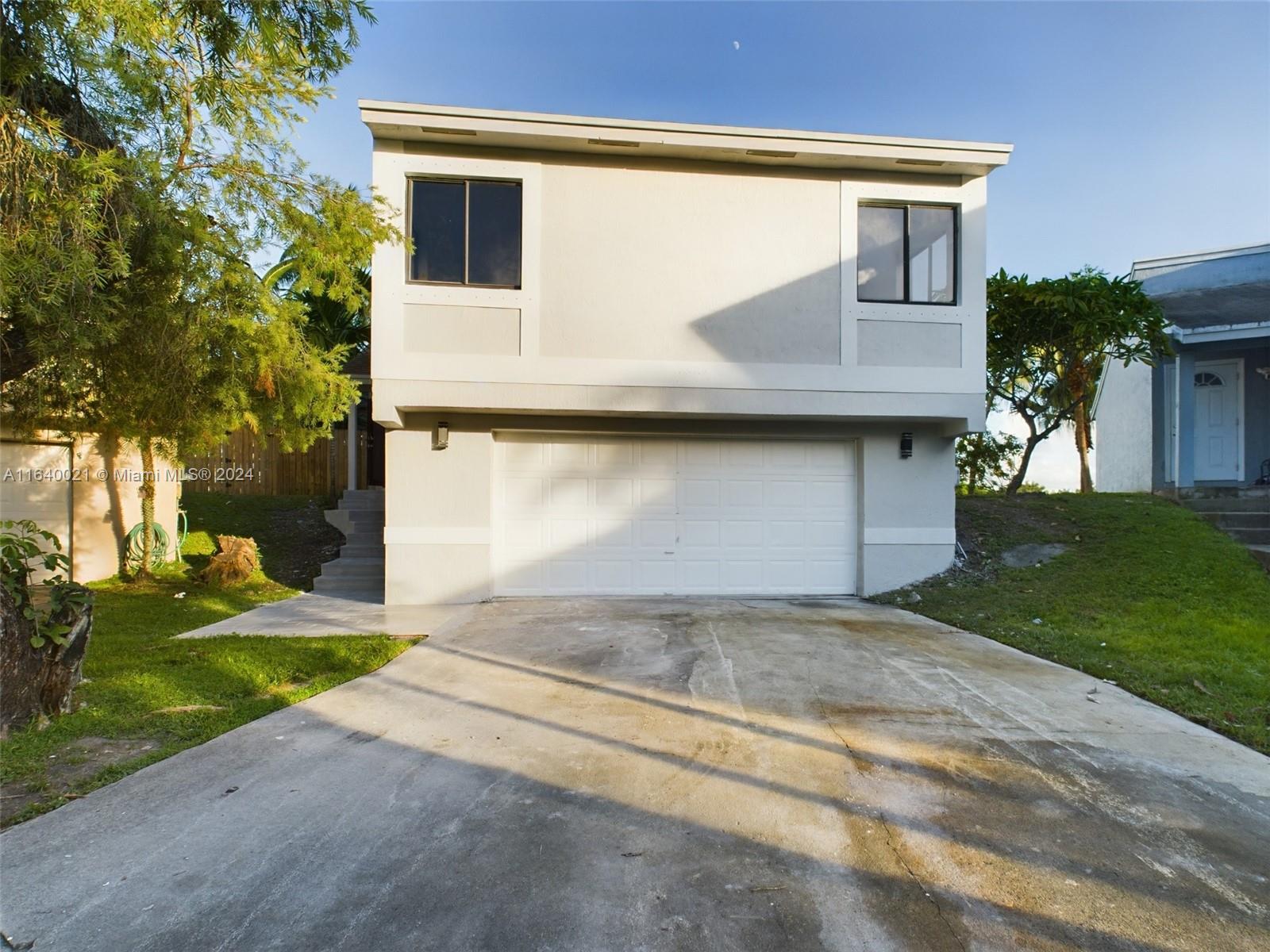 9908 SW 218th Ter