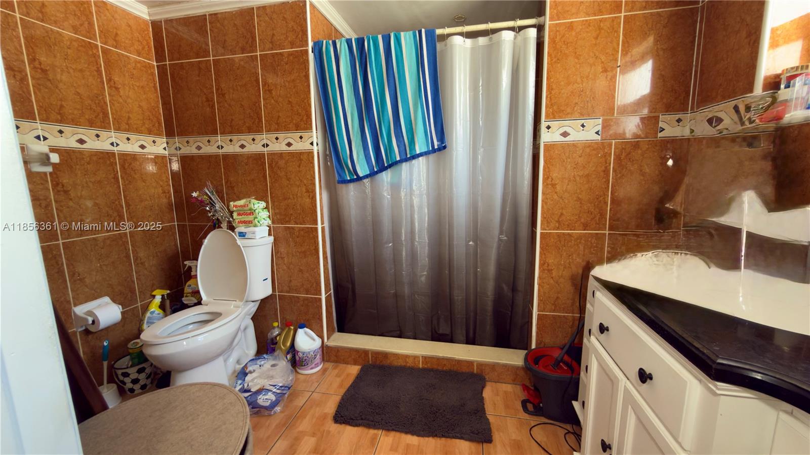 8 Maderia Dr