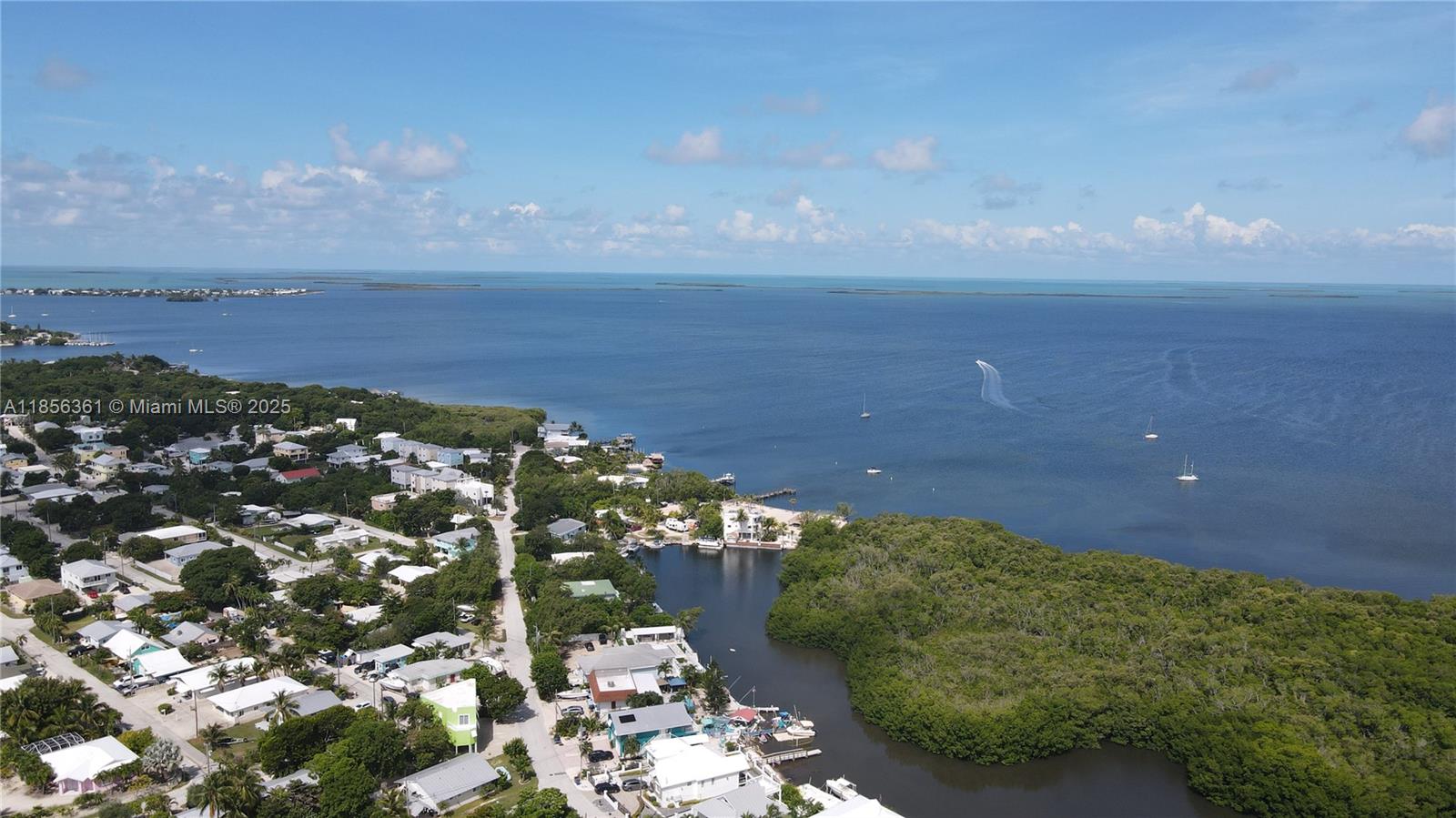 8 Maderia Dr