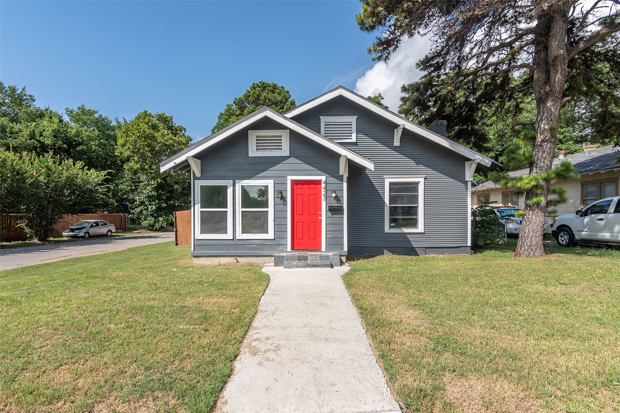 4423 Colonial Avenue