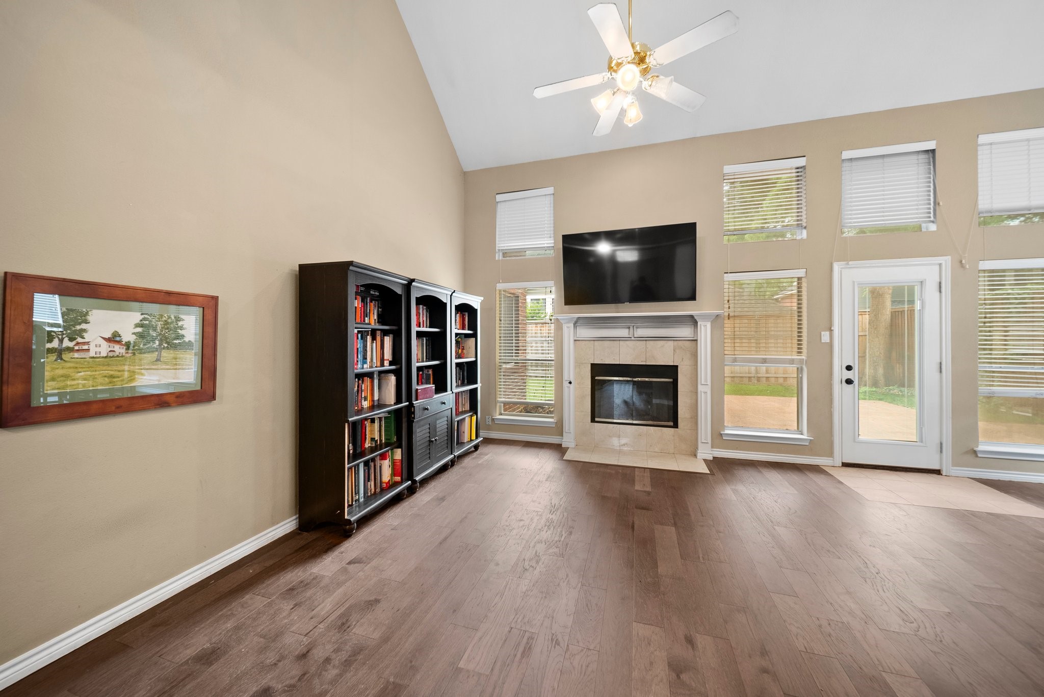 14633 Lakecrest Drive