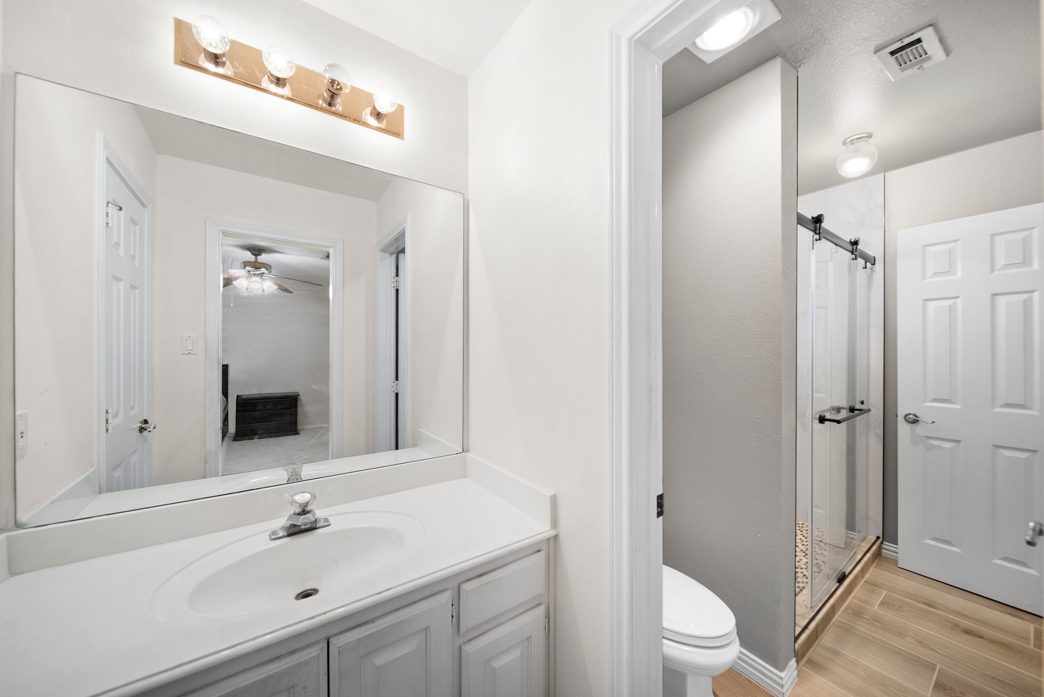 14633 Lakecrest Drive