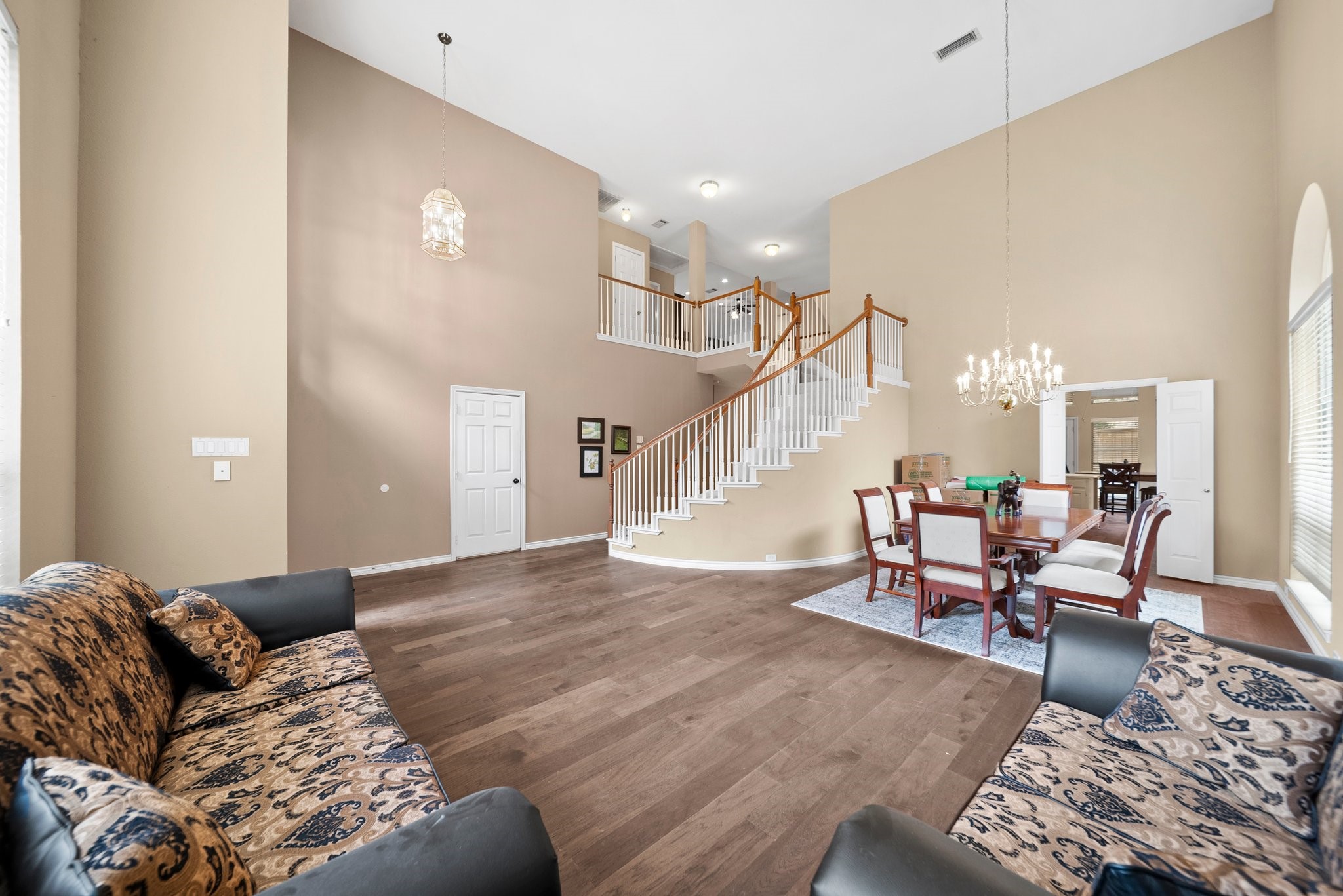 14633 Lakecrest Drive