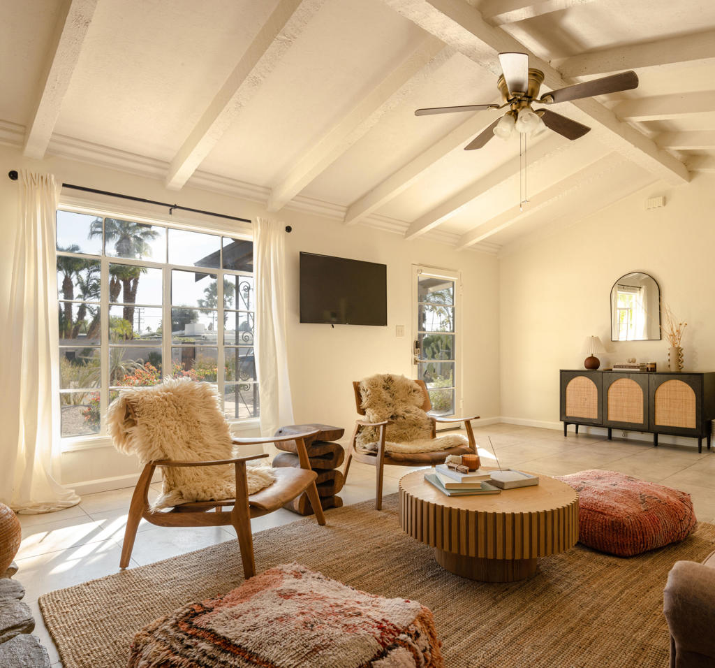 527 N N Paseo De Anza