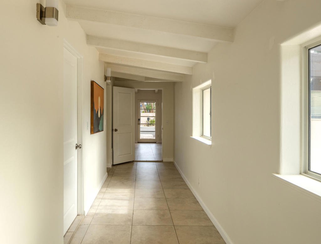 527 N N Paseo De Anza