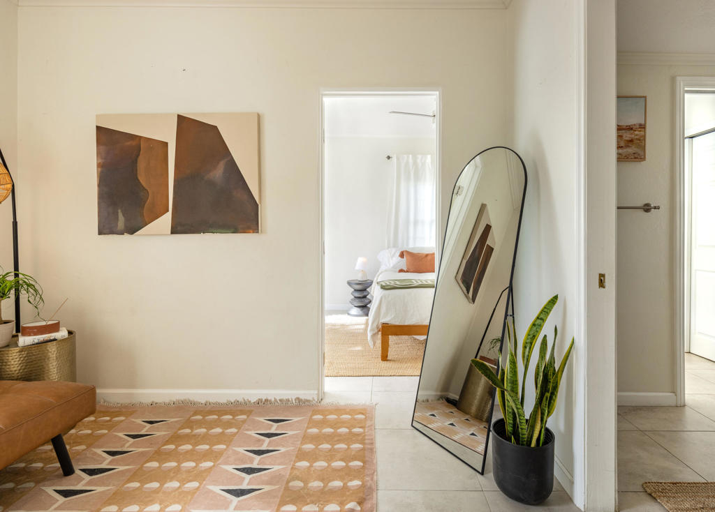 527 N N Paseo De Anza