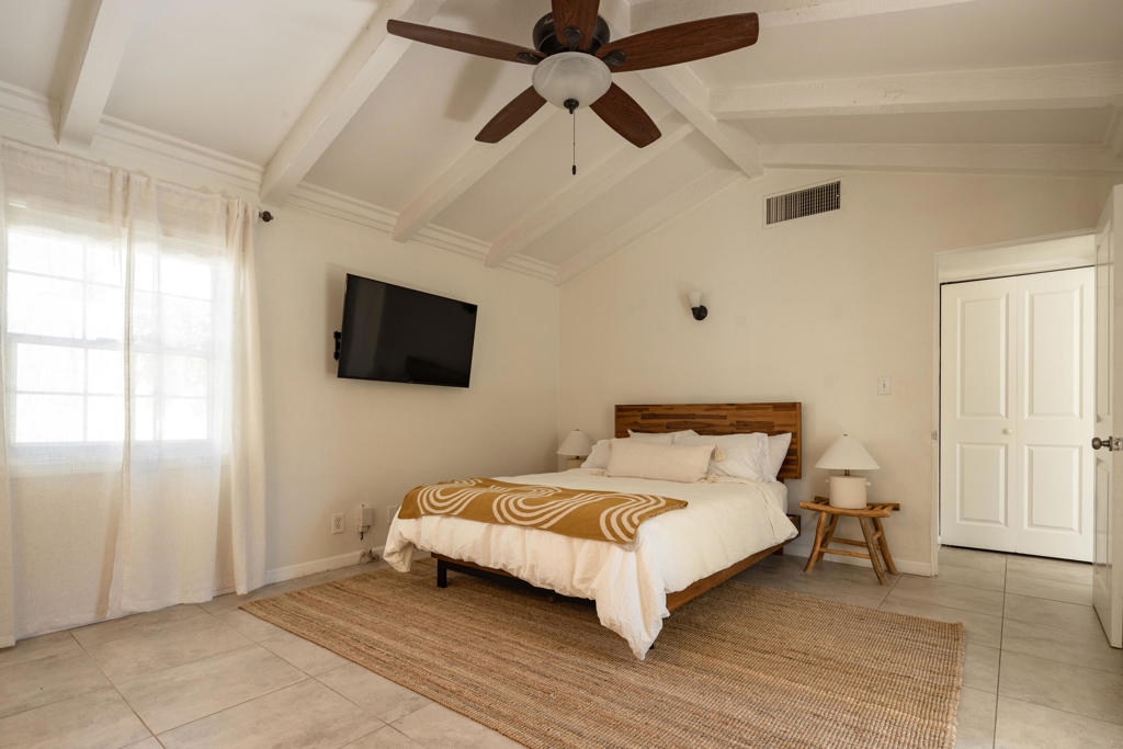 527 N N Paseo De Anza