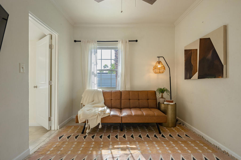 527 N N Paseo De Anza