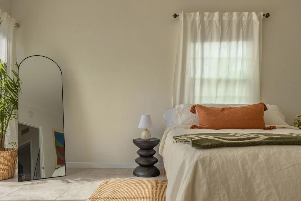 527 N N Paseo De Anza