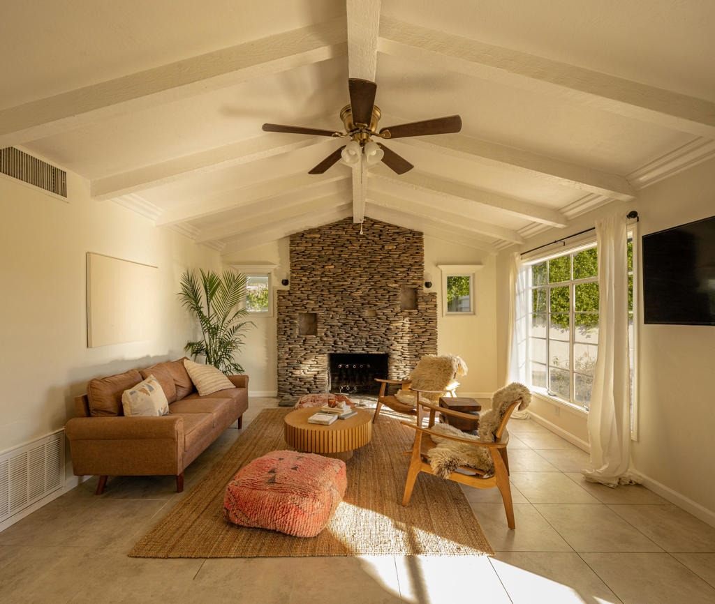 527 N N Paseo De Anza