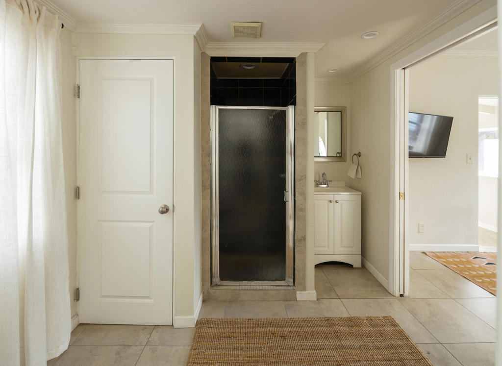 527 N N Paseo De Anza