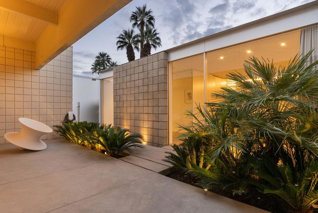 483 Sandpiper Street