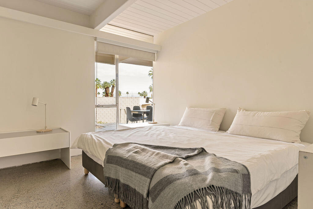 483 Sandpiper Street