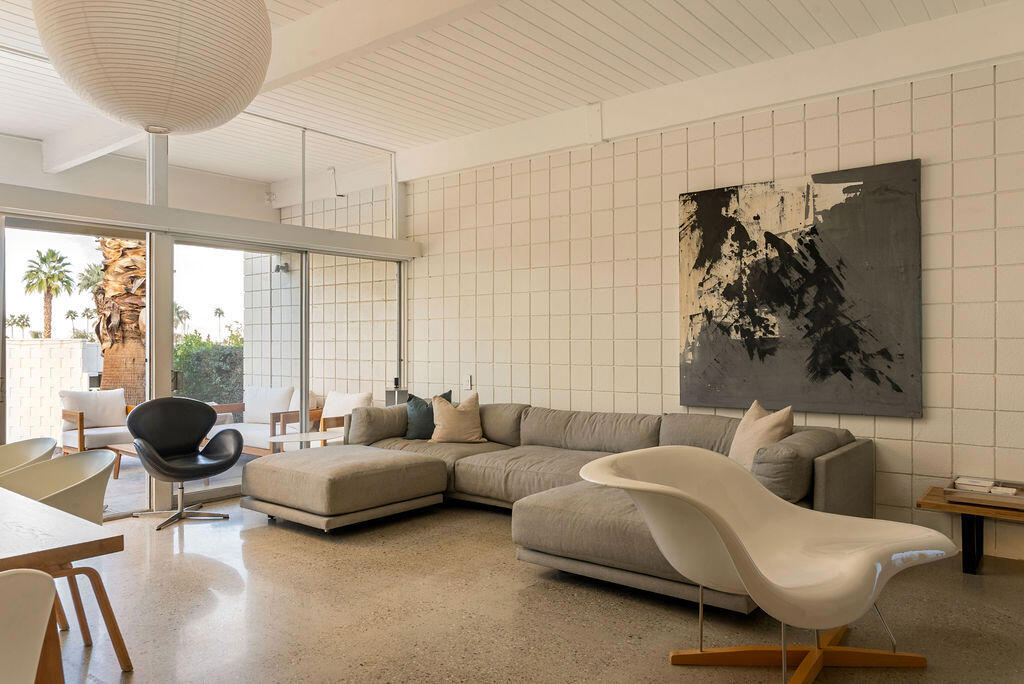 483 Sandpiper Street