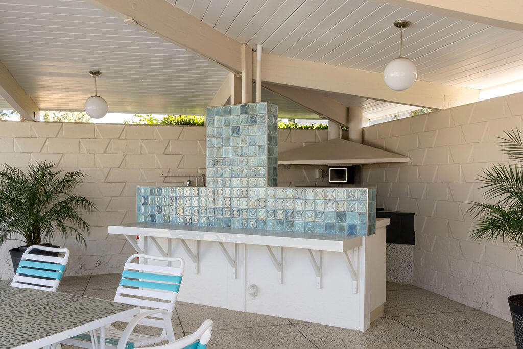 483 Sandpiper Street