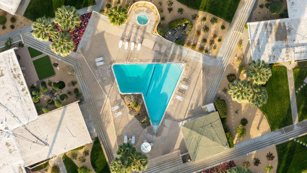 483 Sandpiper Street