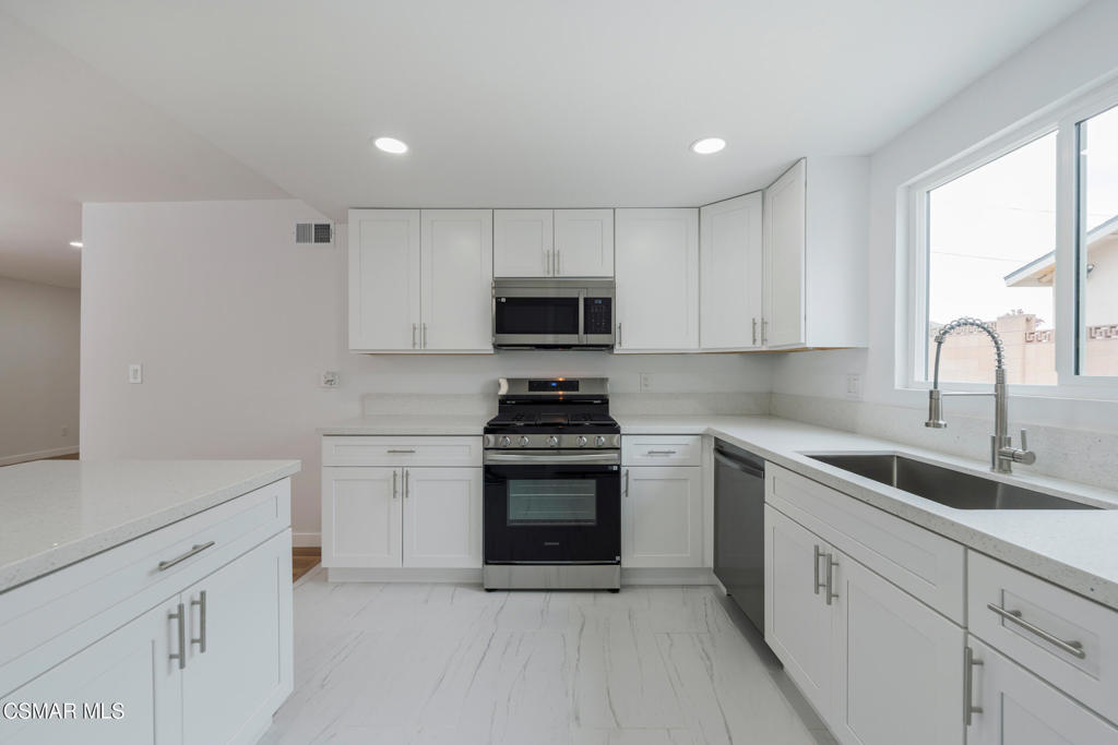 1477 Dinsmore Street