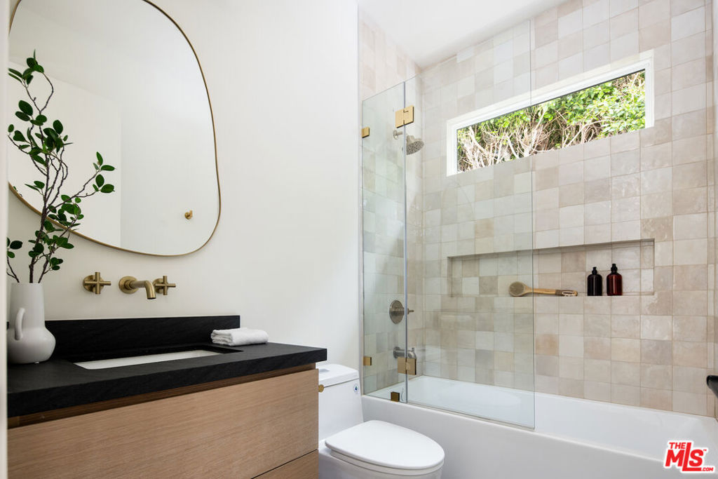 11455 Woodbine Street