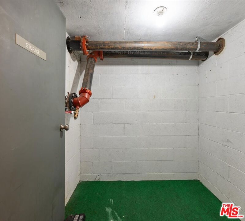 15114 Sherman Way 104