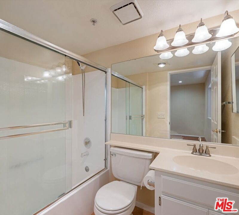 15114 Sherman Way 104