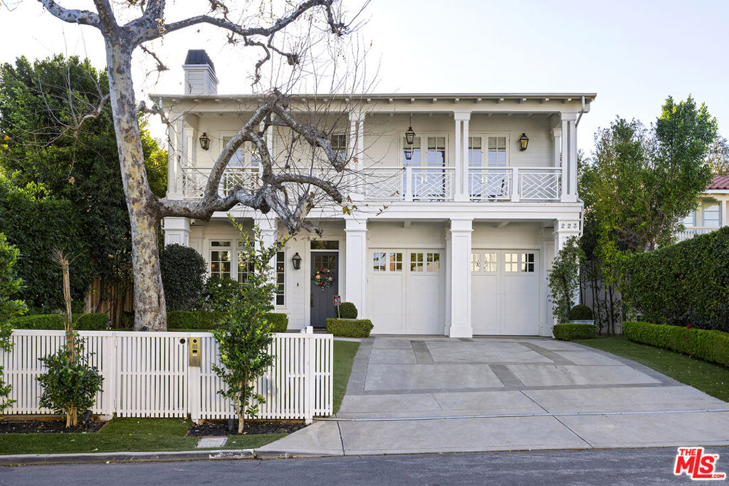 223 S Medio Drive