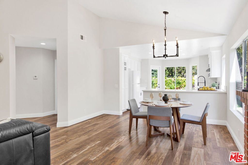 3057 Sleepy Hollow Street