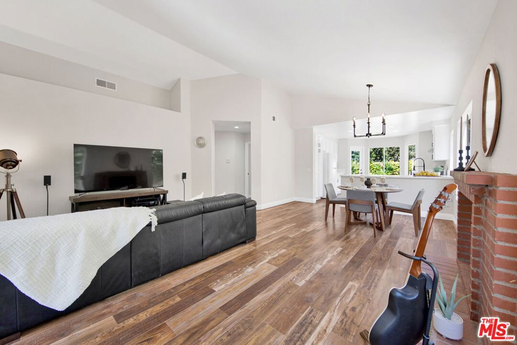 3057 Sleepy Hollow Street