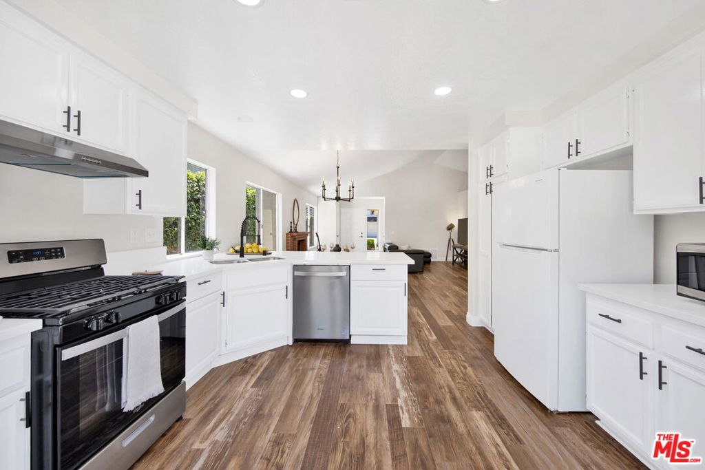 3057 Sleepy Hollow Street