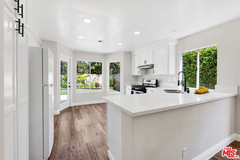 3057 Sleepy Hollow Street