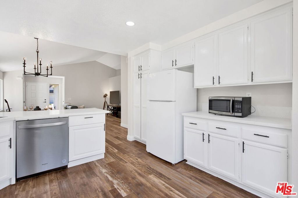 3057 Sleepy Hollow Street