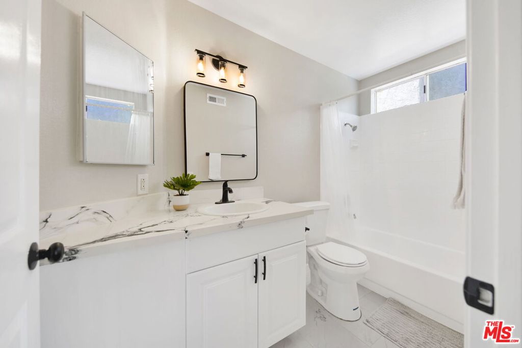 3057 Sleepy Hollow Street