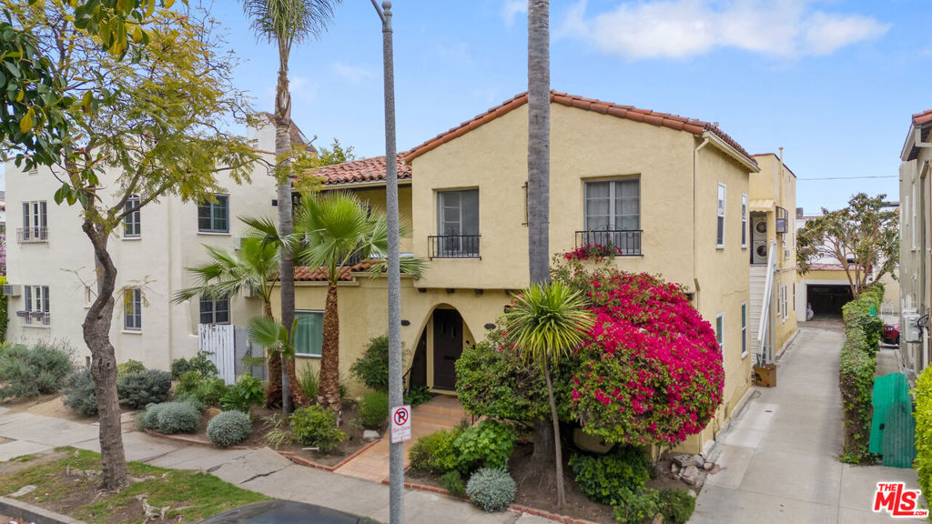 458 N Genesee Avenue