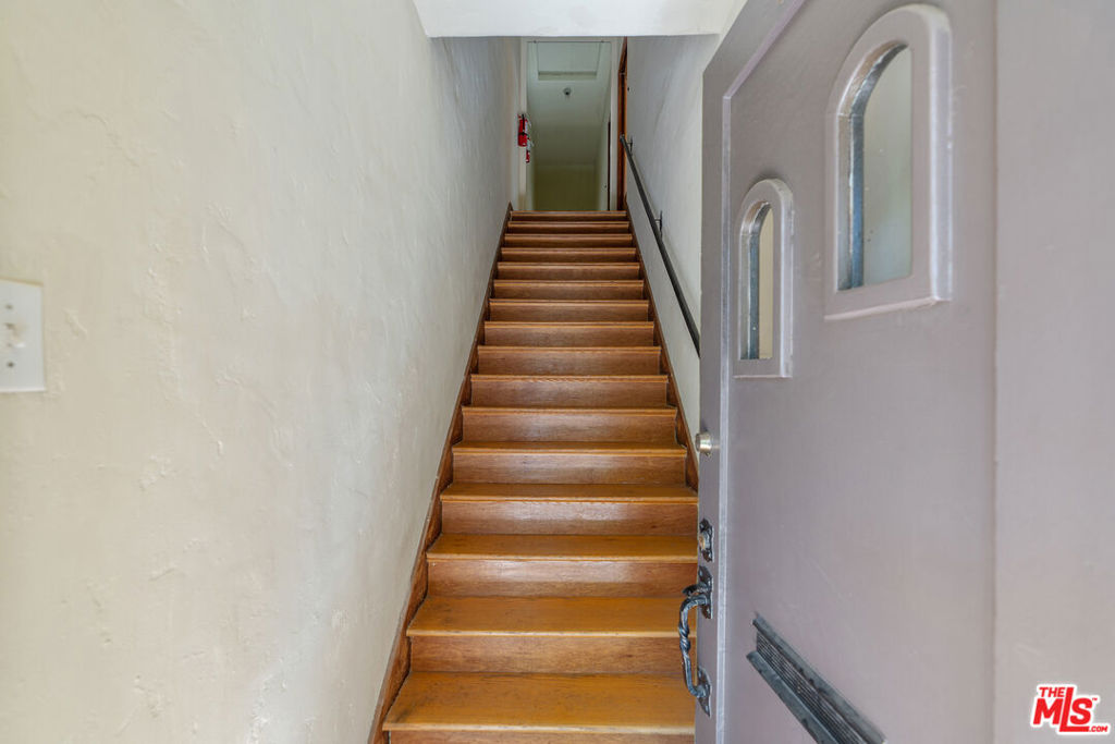 458 N Genesee Avenue