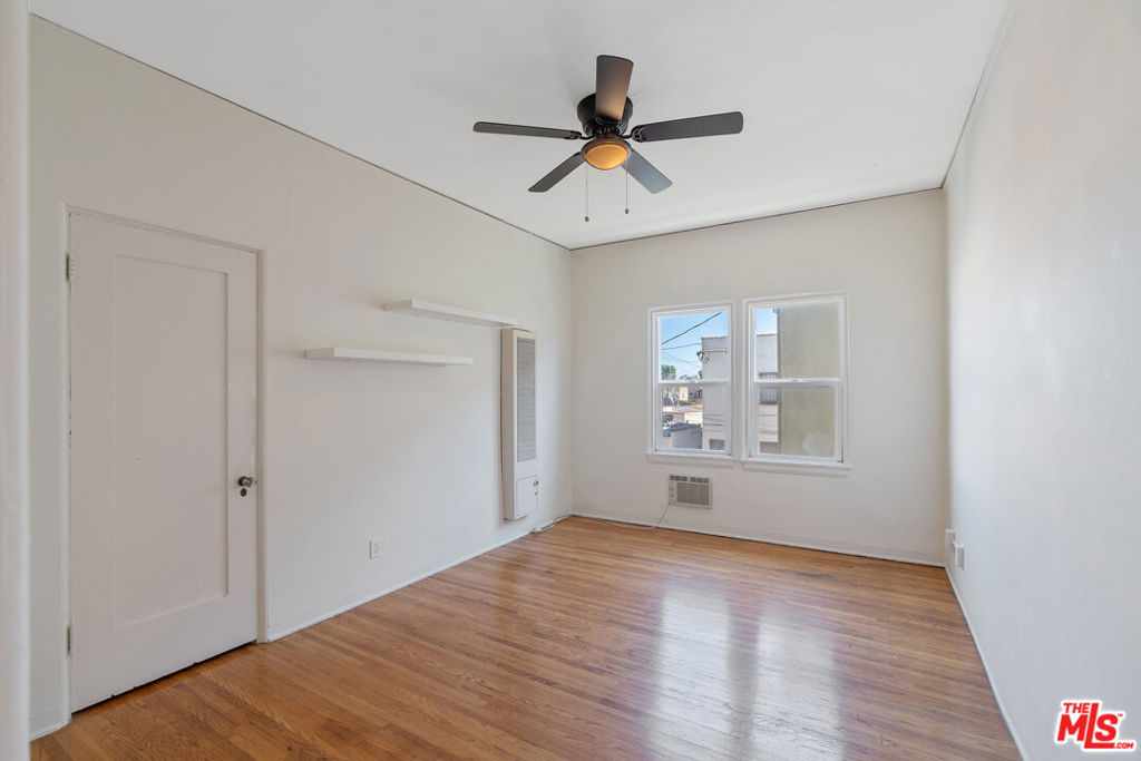 458 N Genesee Avenue