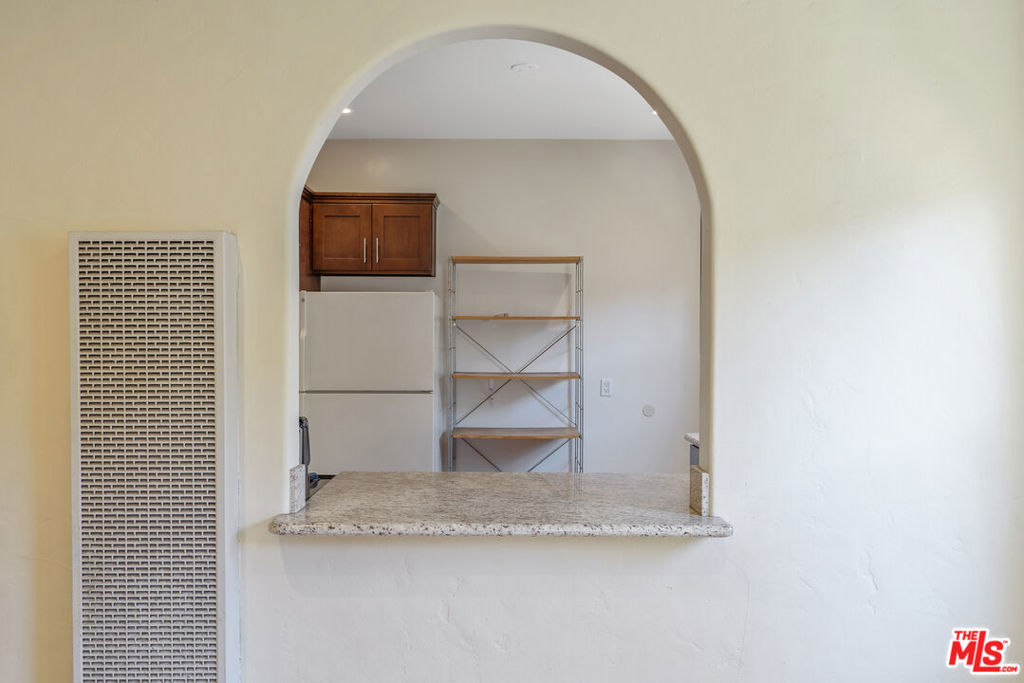 458 N Genesee Avenue