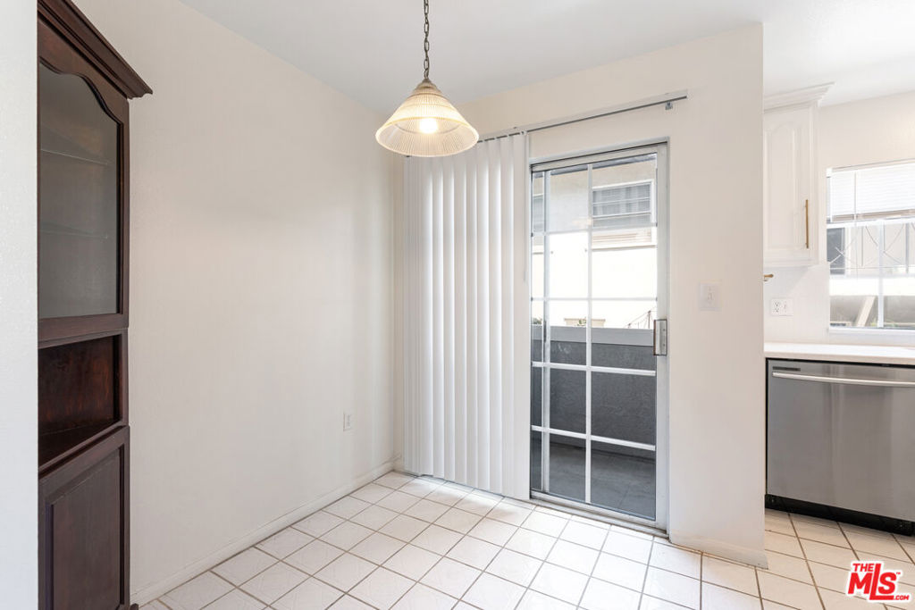 13030 Moorpark Street 3